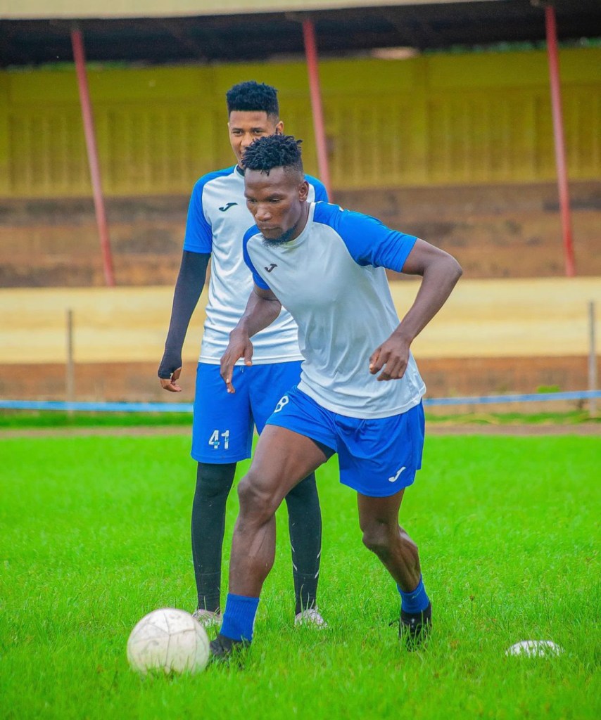 wachezaji wakijiandaa mechi kati ya Polisi Tanzania dhidi ya Mtibwa Sugar