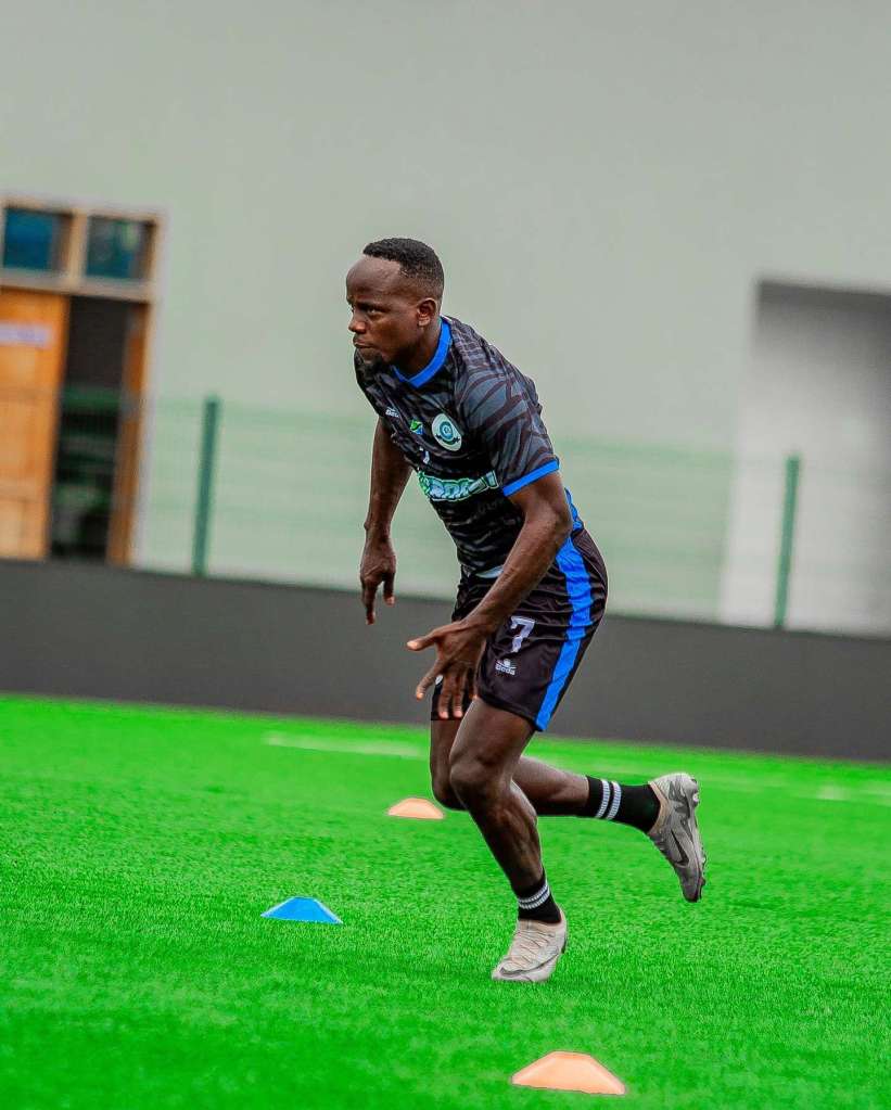 Clatous Chama kumalizana na Simba SC