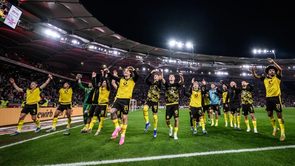 Borussia Dortmund celebrating